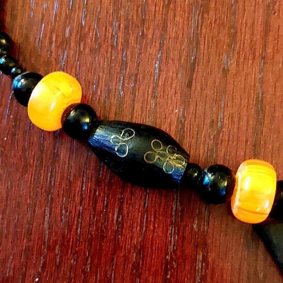 Ebony & brass amulet with glass bead necklace, origin Burkina Faso - Picture 4 of 5